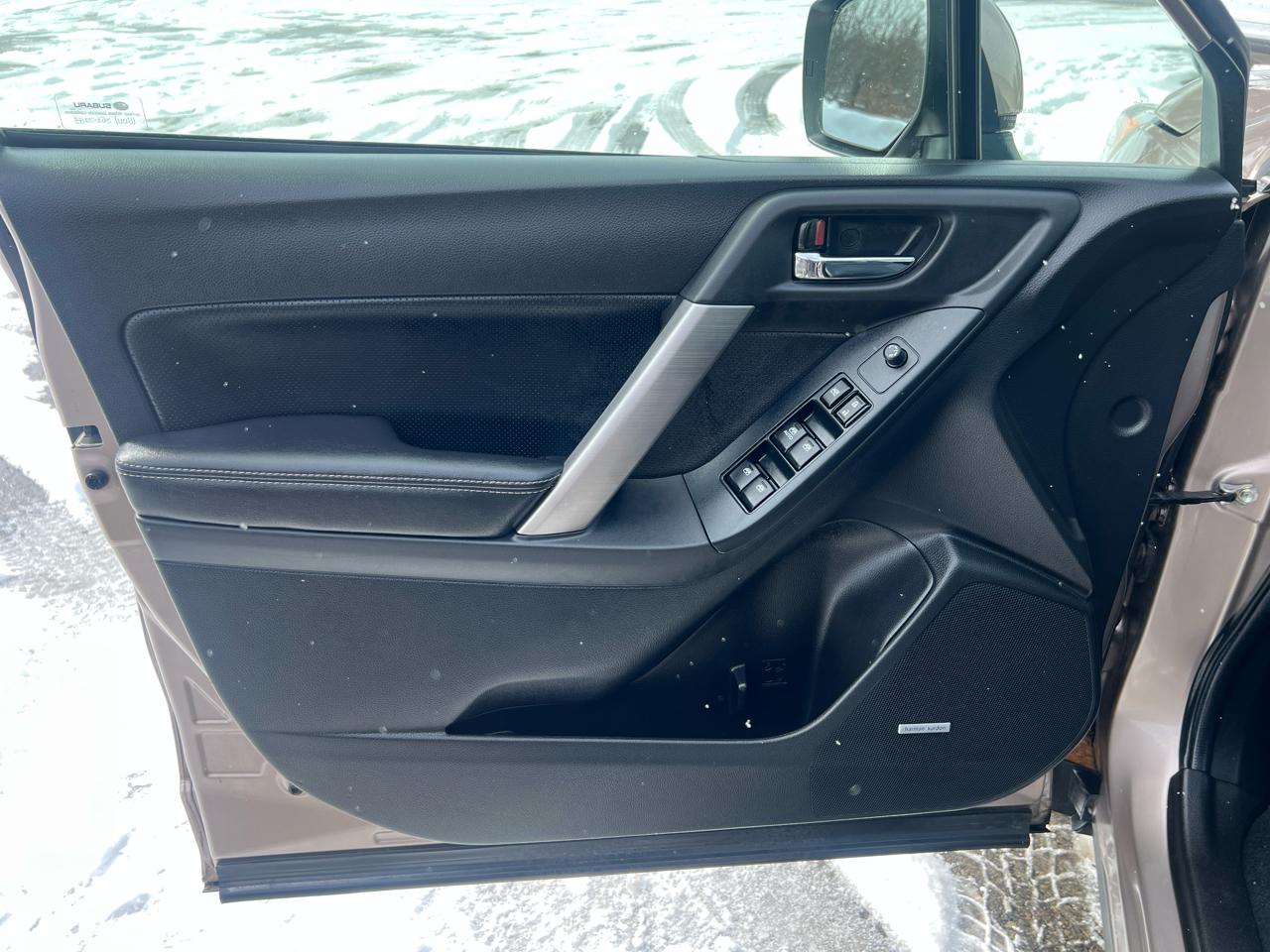 Subaru Forester 4dr CVT 2.5i Limited PZEV 2015