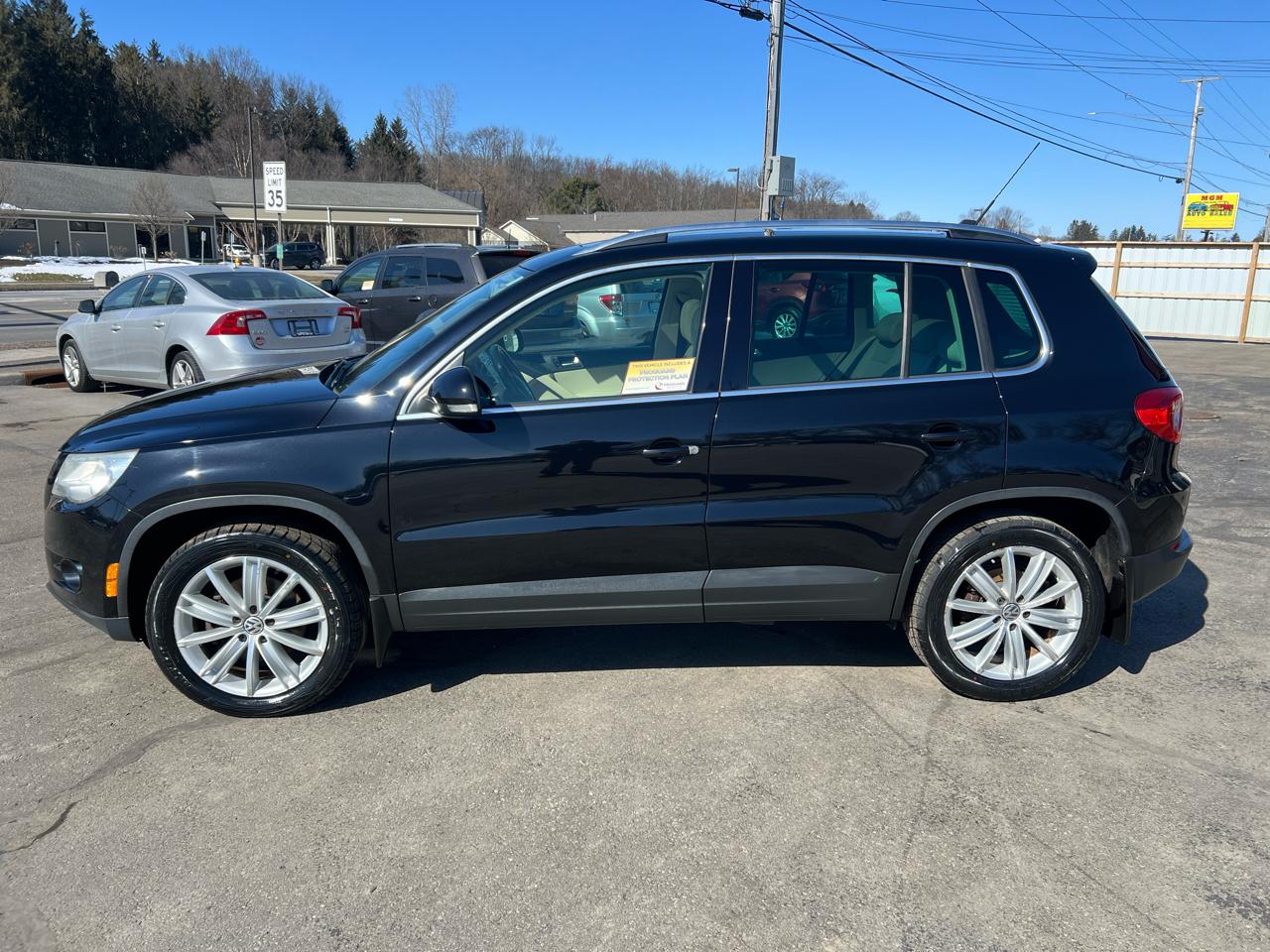 Volkswagen Tiguan 4WD 4dr S 4Motion 2011