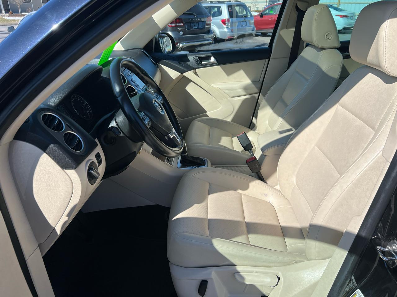 Volkswagen Tiguan 4WD 4dr S 4Motion 2011