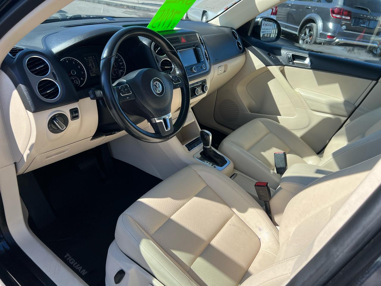 Volkswagen Tiguan 4WD 4dr S 4Motion 2011