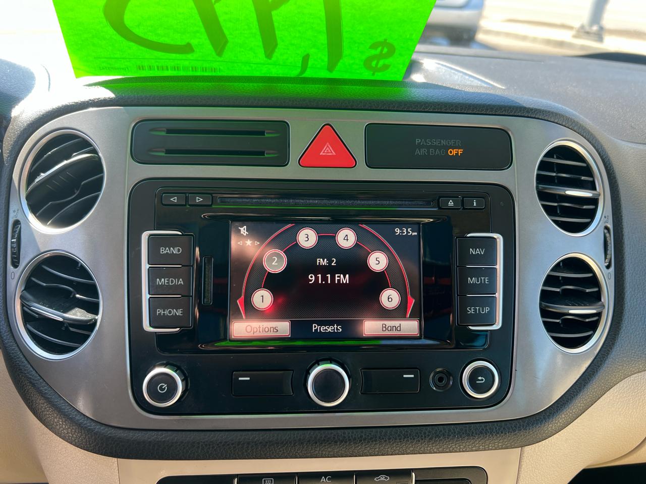 Volkswagen Tiguan 4WD 4dr S 4Motion 2011