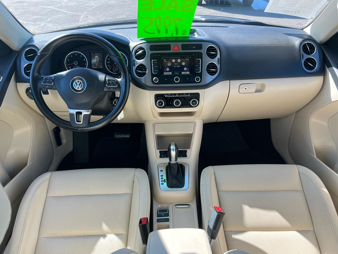 Volkswagen Tiguan 4WD 4dr S 4Motion 2011