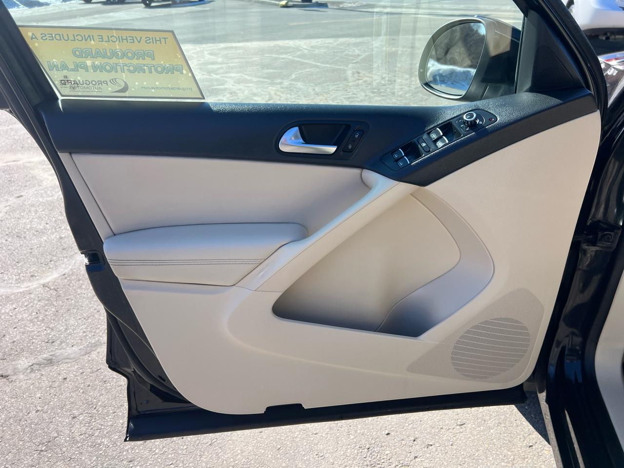 Volkswagen Tiguan 4WD 4dr S 4Motion 2011