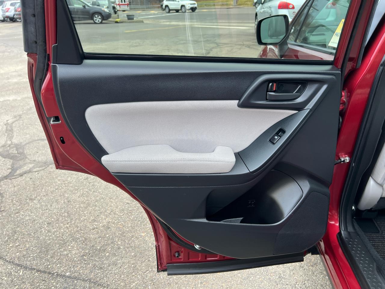 Subaru Forester 4dr CVT 2.5i Premium PZEV 2015