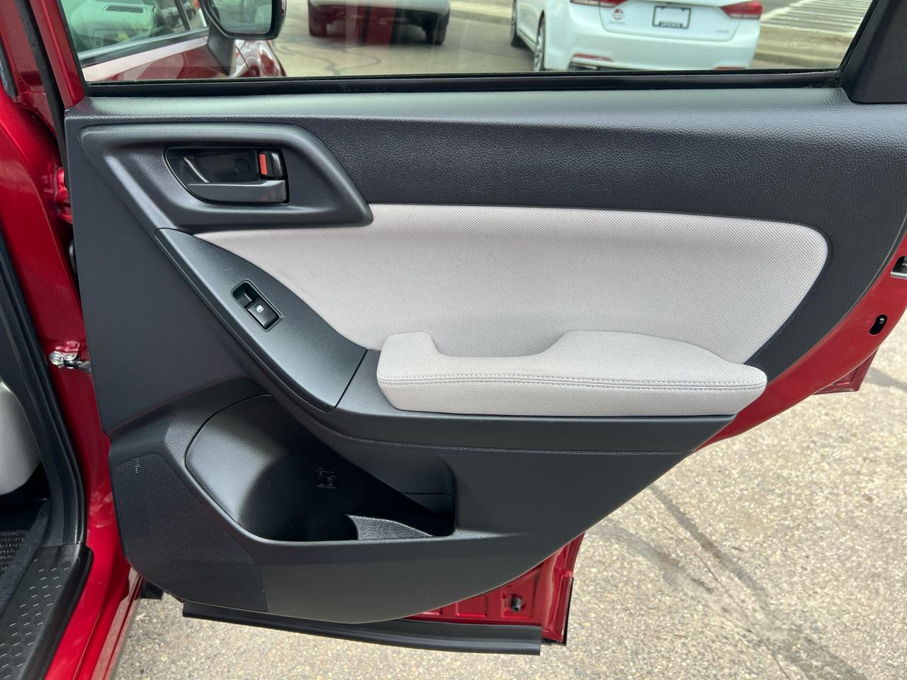 Subaru Forester 4dr CVT 2.5i Premium PZEV 2015