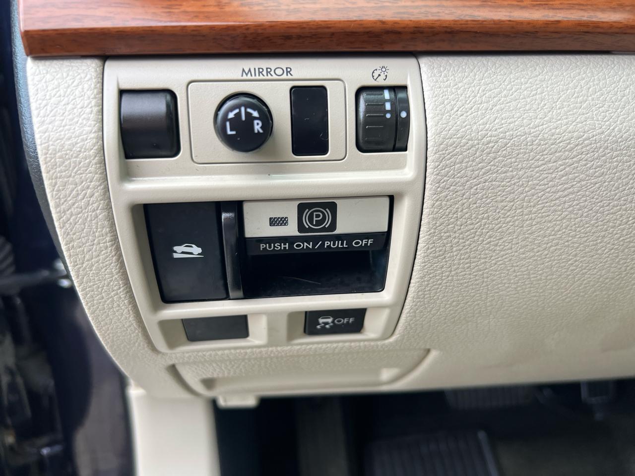 Subaru Outback 4dr Wgn H4 Auto 2.5i Limited 2014