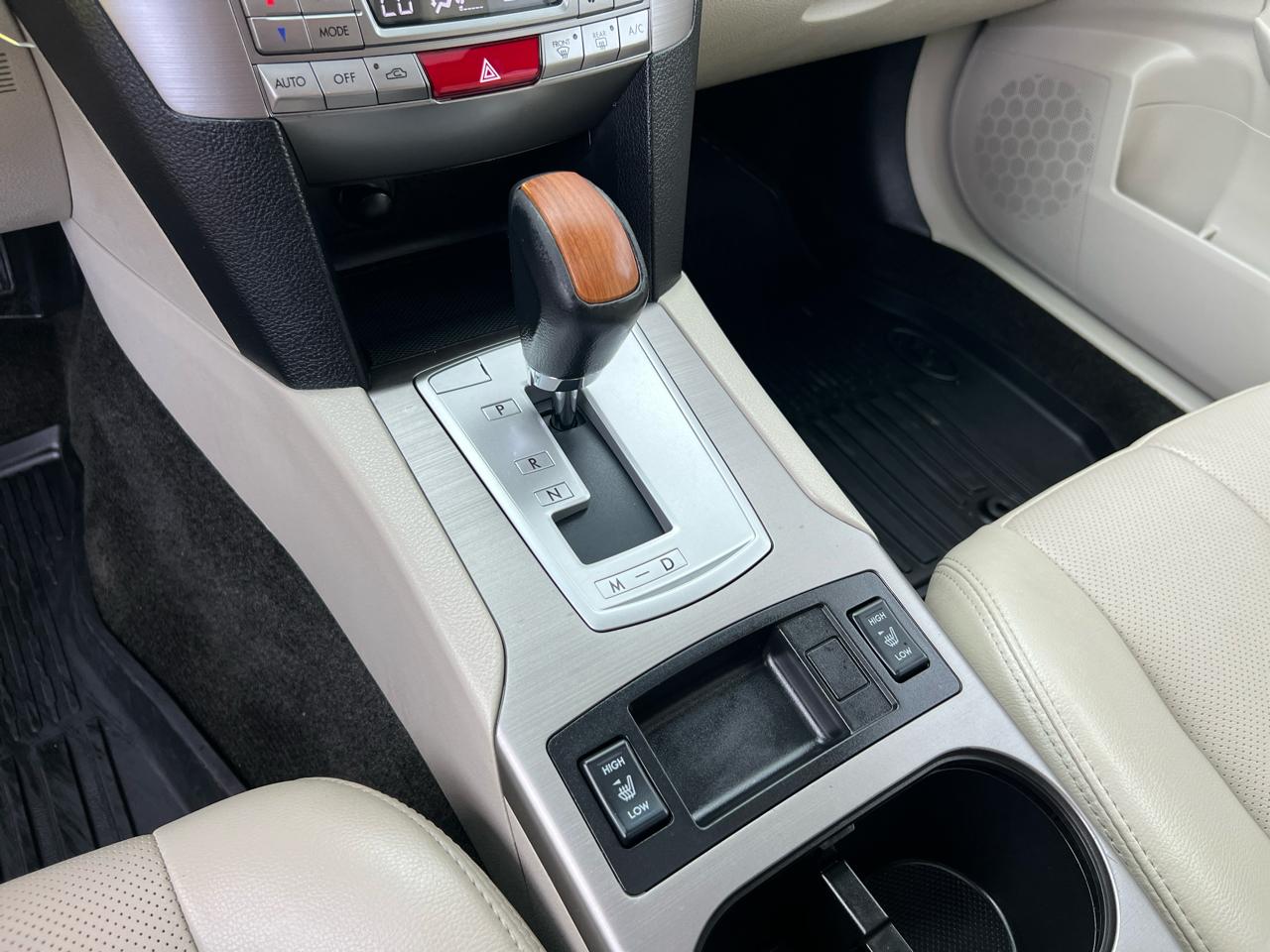 Subaru Outback 4dr Wgn H4 Auto 2.5i Limited 2014