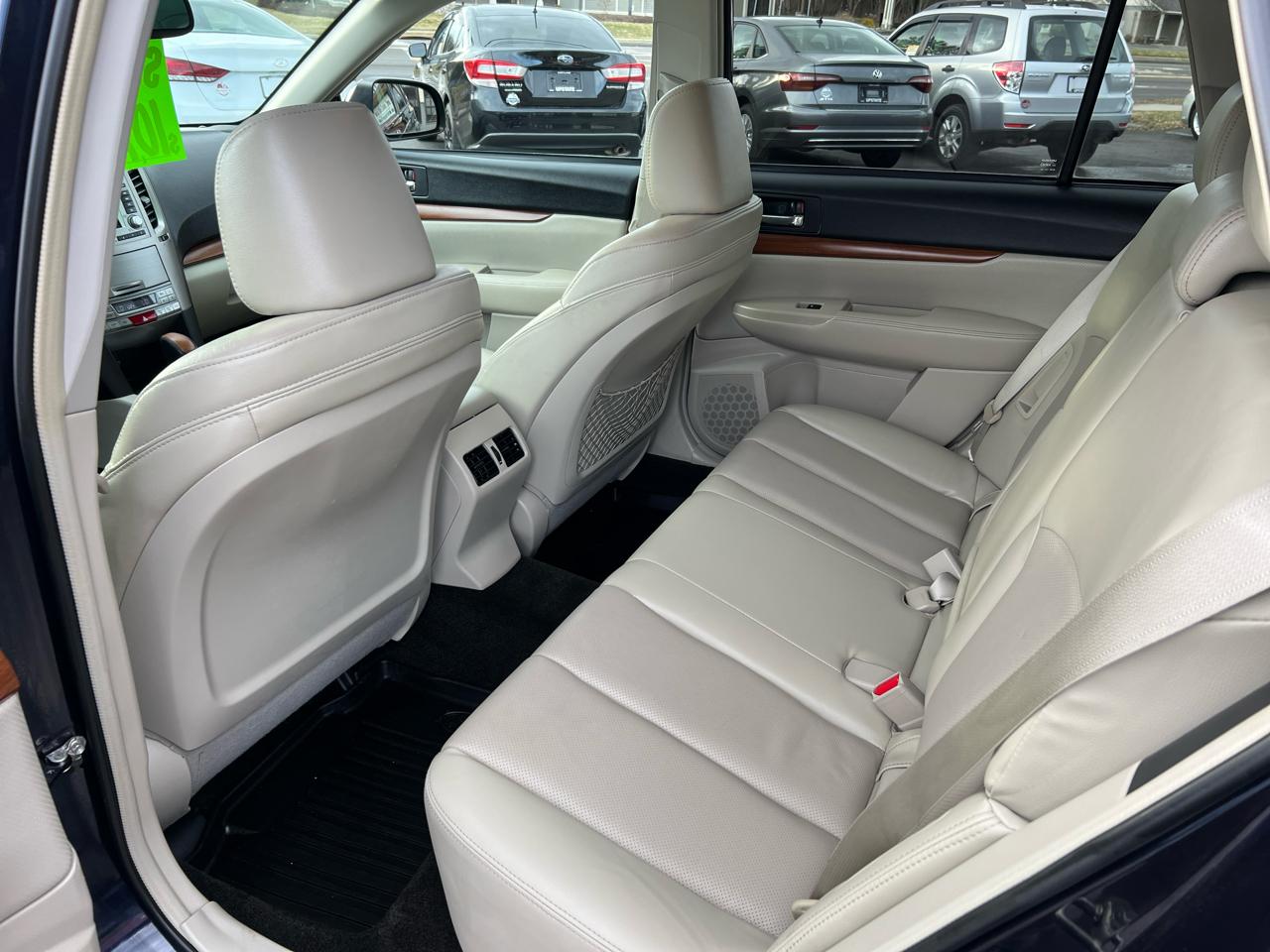 Subaru Outback 4dr Wgn H4 Auto 2.5i Limited 2014