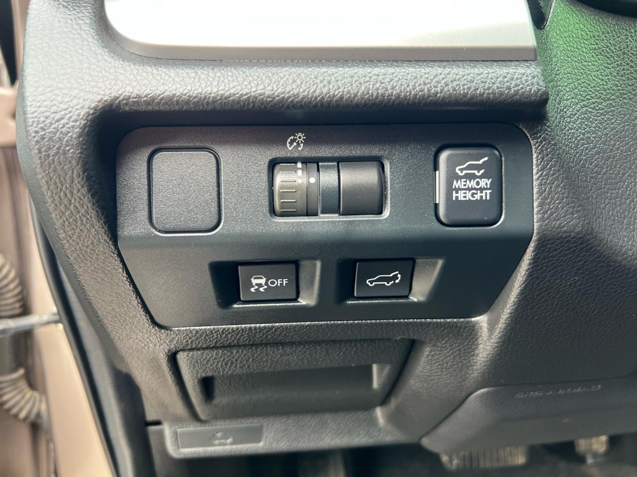 Subaru Forester 4dr CVT 2.5i Limited PZEV 2015