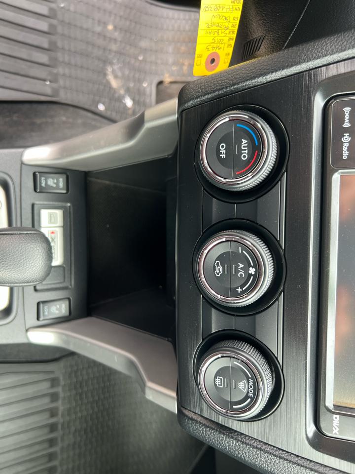 Subaru Forester 4dr CVT 2.5i Limited PZEV 2015