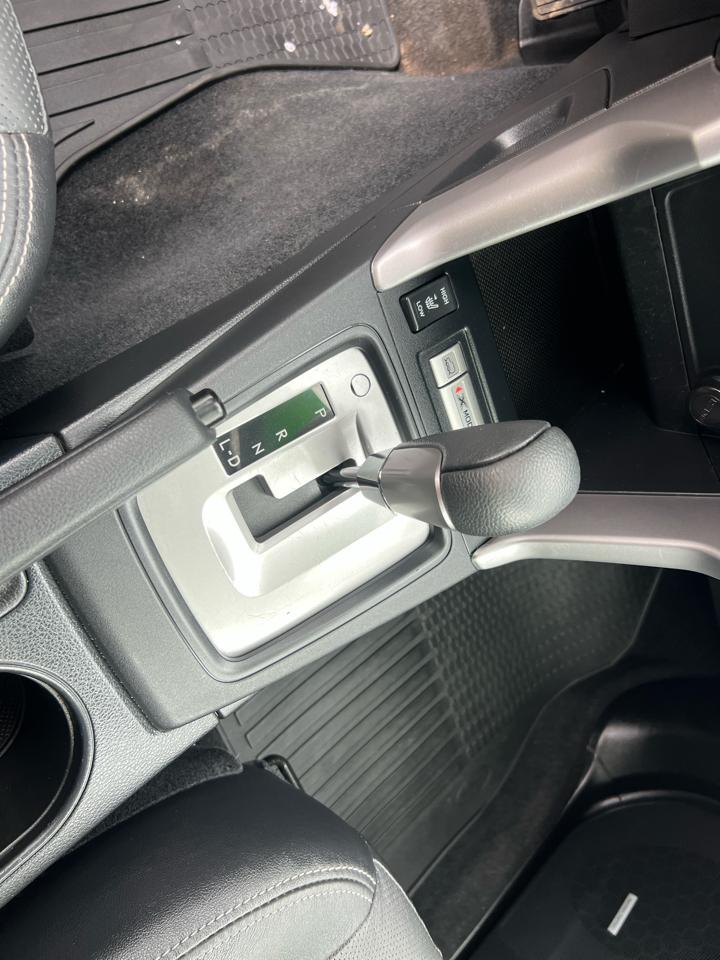 Subaru Forester 4dr CVT 2.5i Limited PZEV 2015