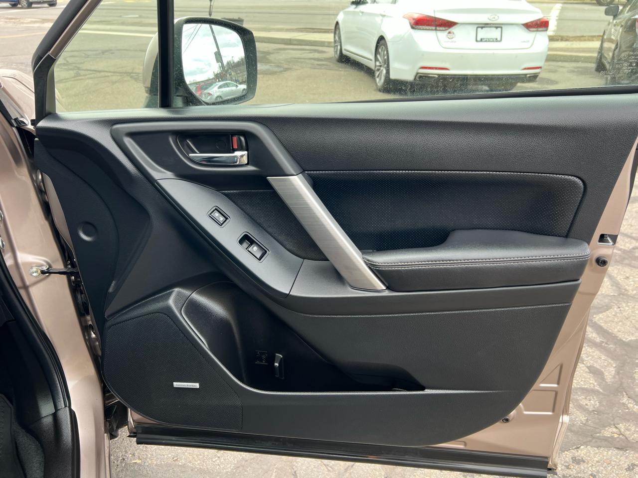 Subaru Forester 4dr CVT 2.5i Limited PZEV 2015