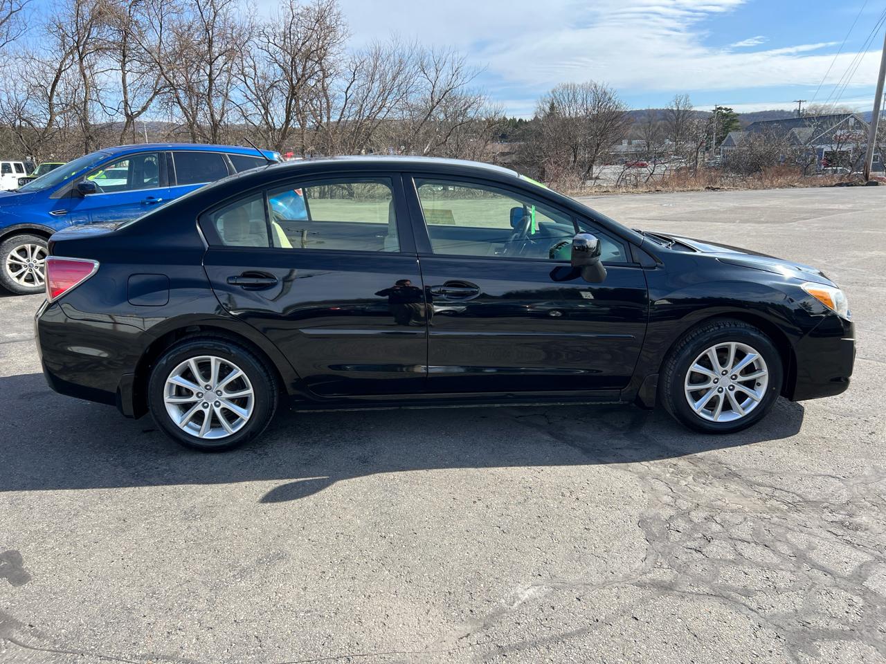 Subaru Impreza Sedan 4dr Auto 2.0i Premium 2014