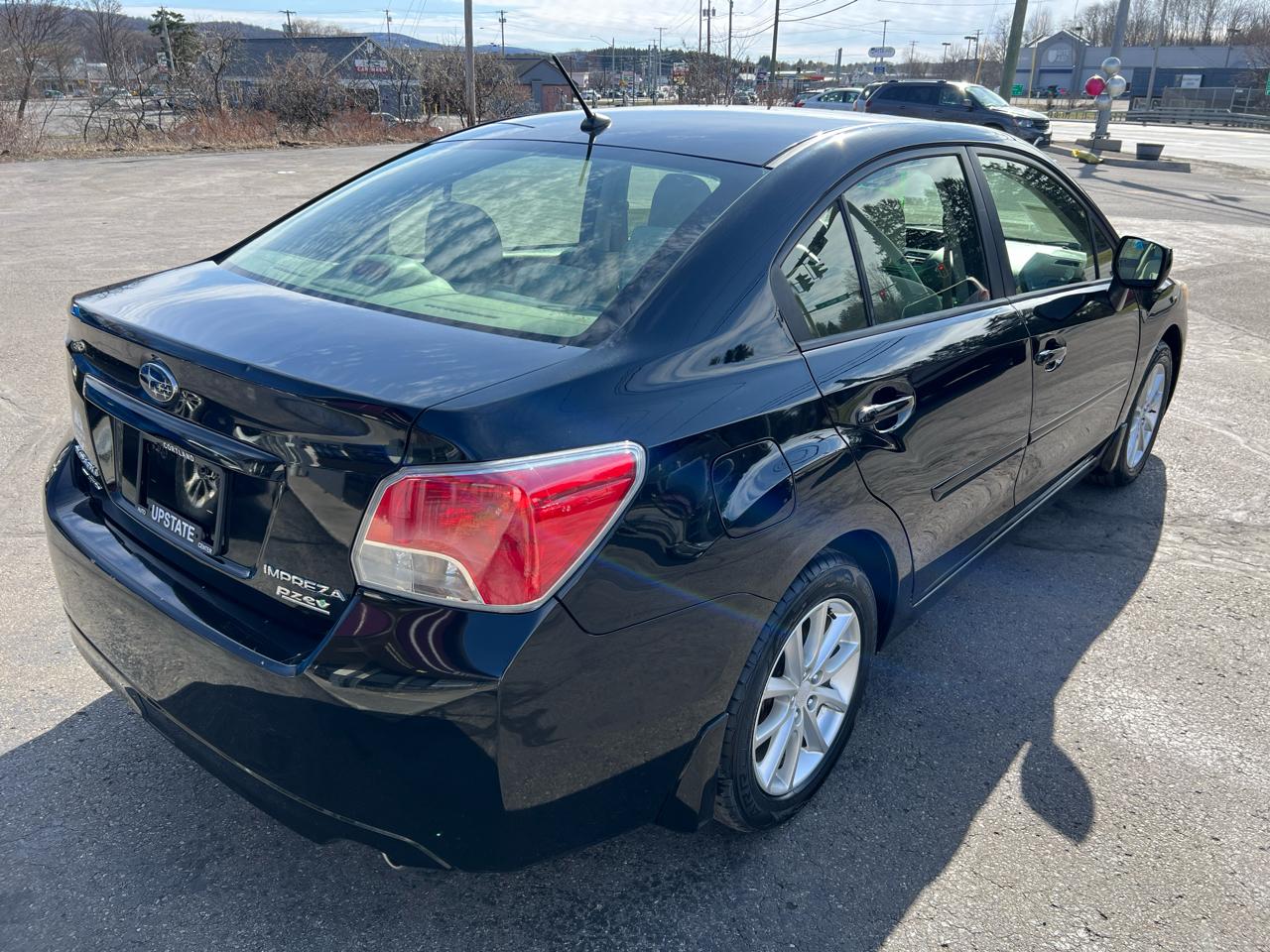 Subaru Impreza Sedan 4dr Auto 2.0i Premium 2014