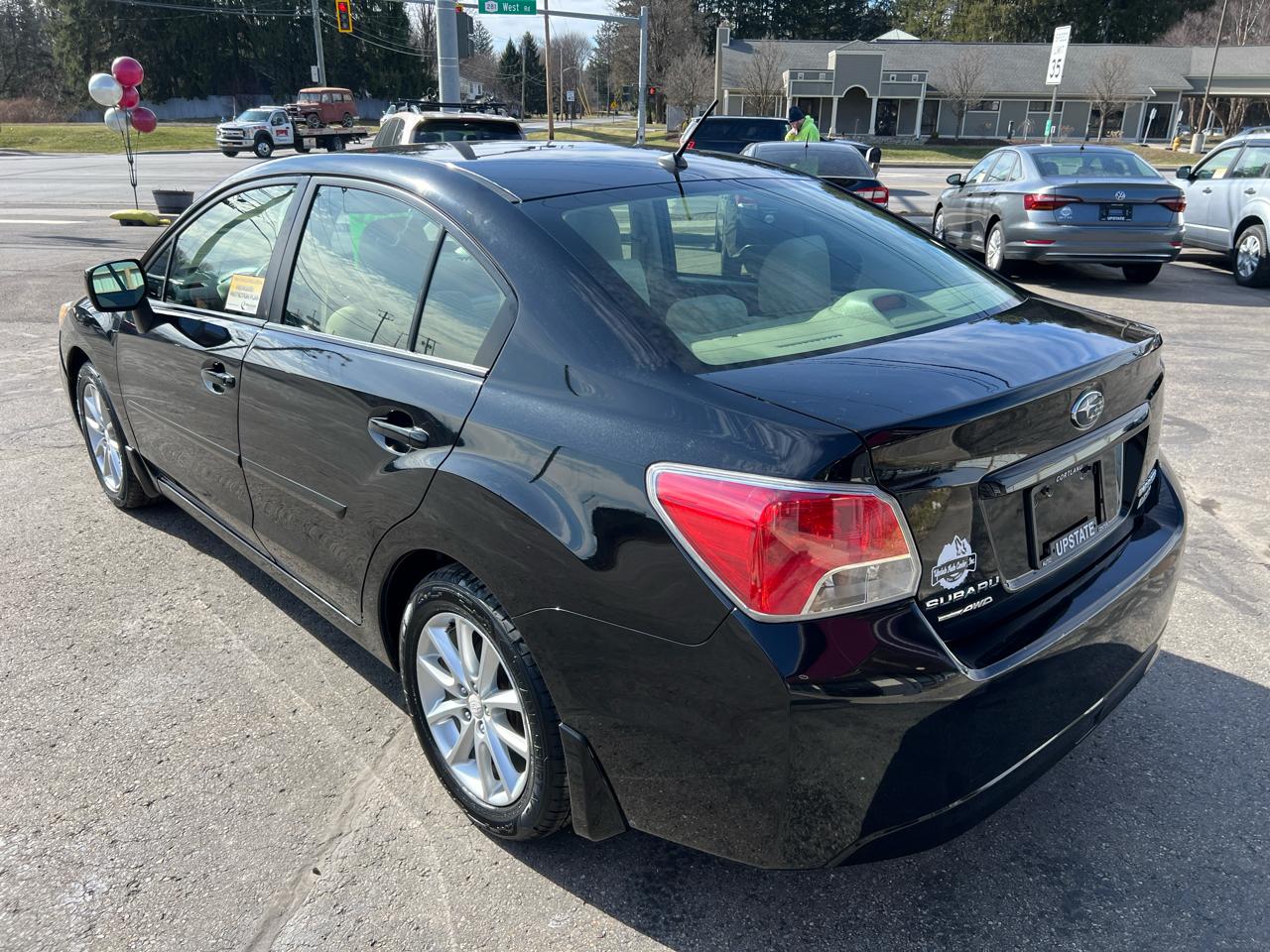Subaru Impreza Sedan 4dr Auto 2.0i Premium 2014