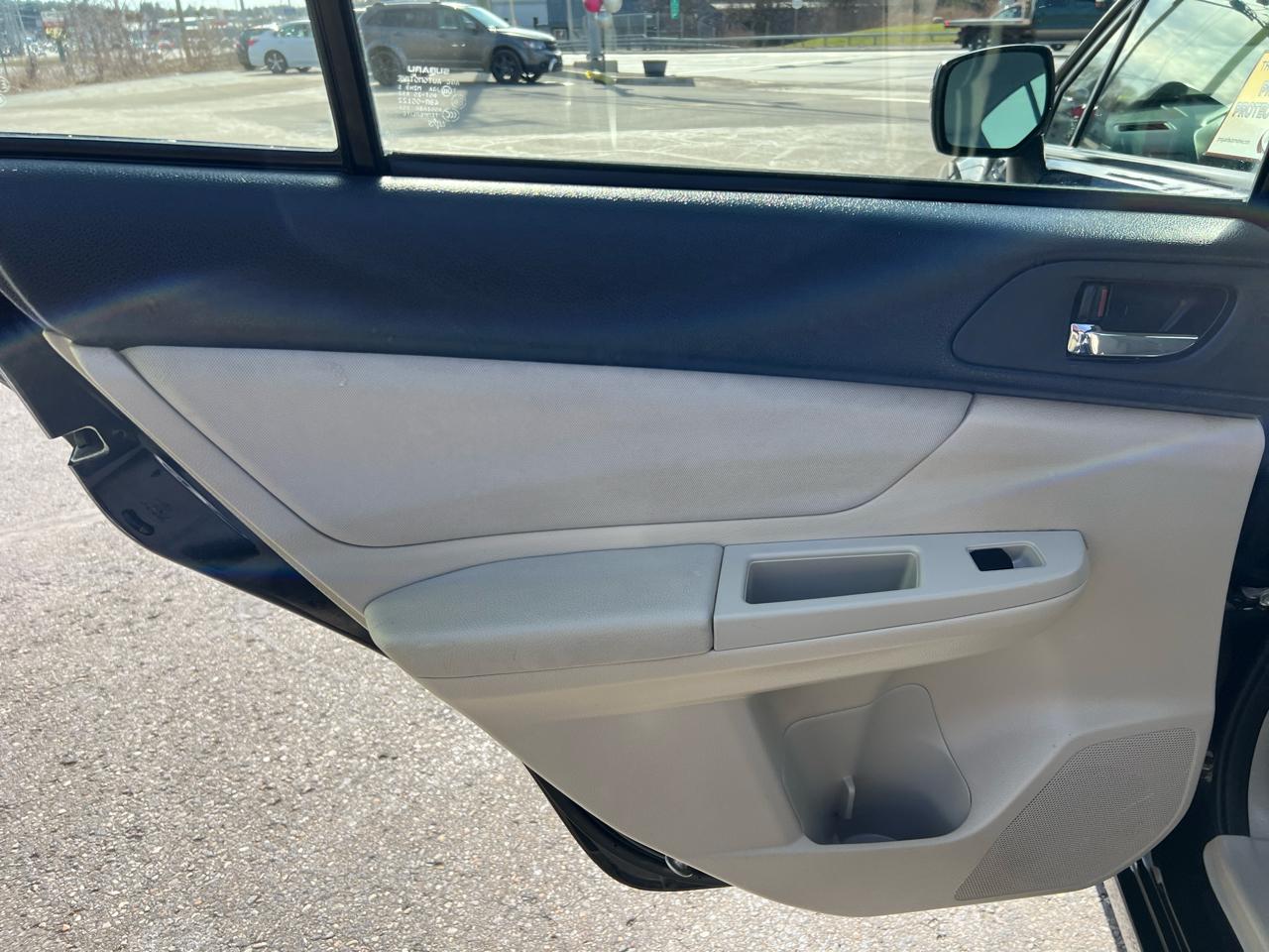 Subaru Impreza Sedan 4dr Auto 2.0i Premium 2014