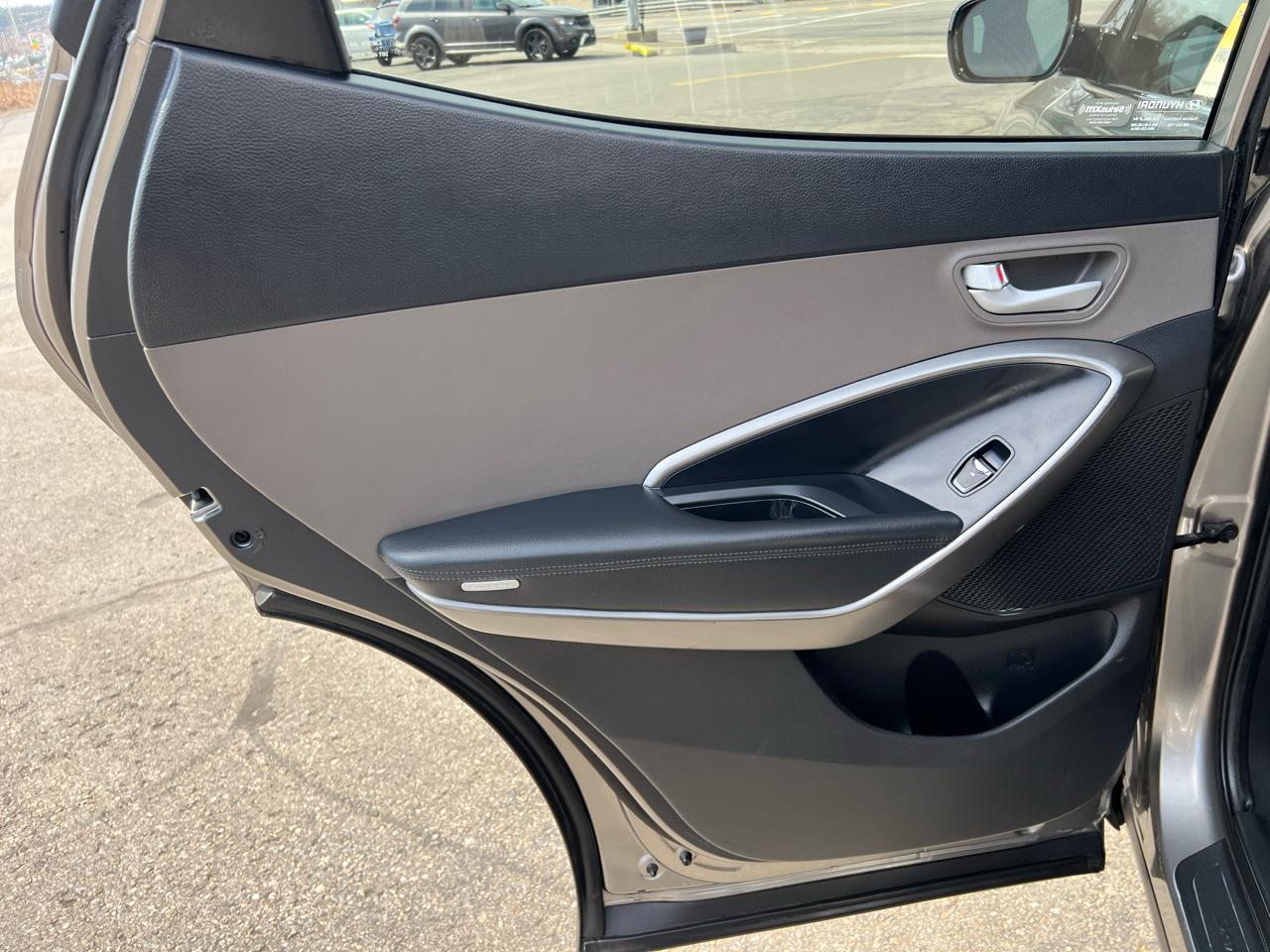 Hyundai Santa Fe Sport FWD 4dr 2.4 2014