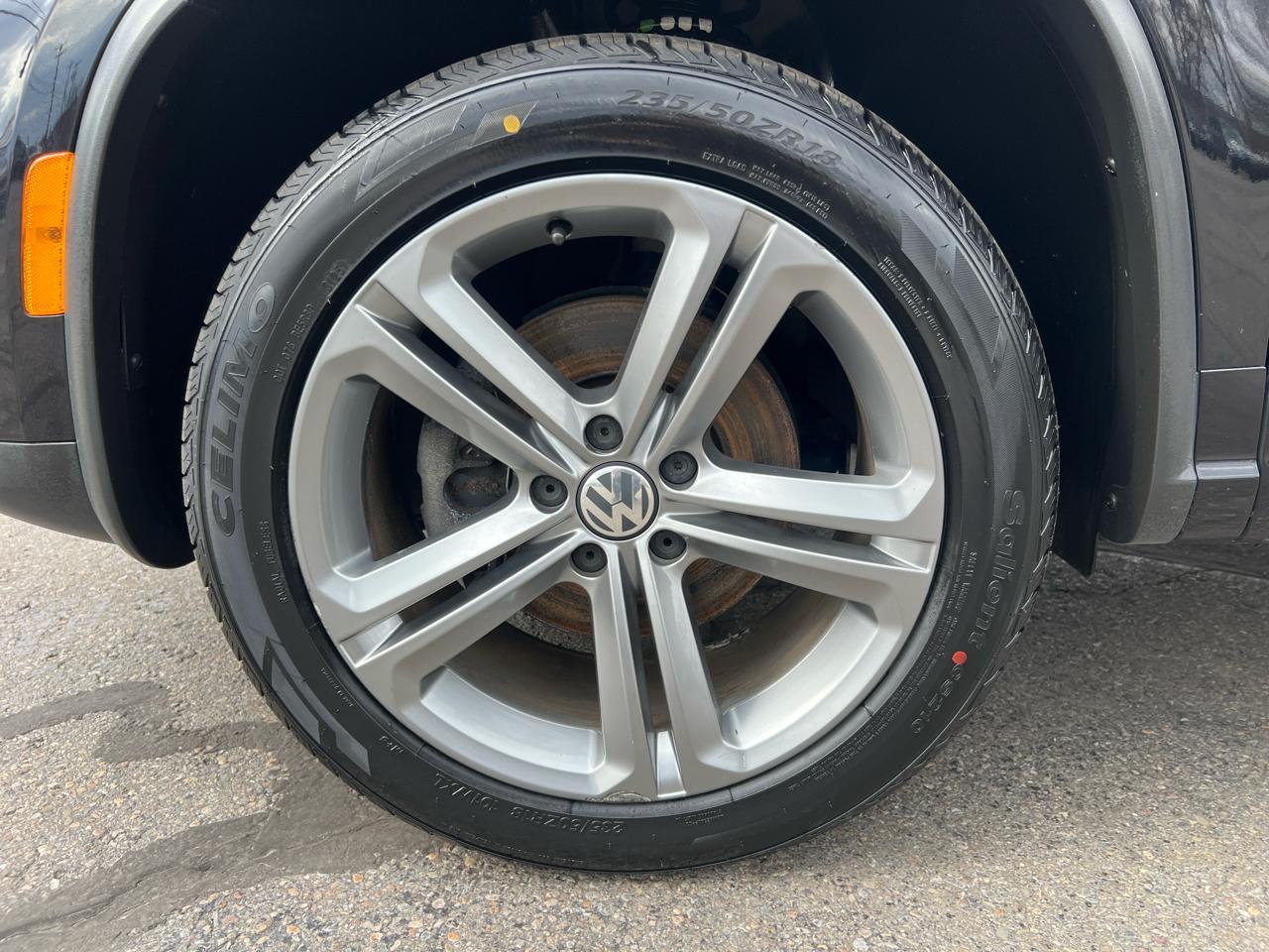 Volkswagen Tiguan 2.0T Sport FWD 2017