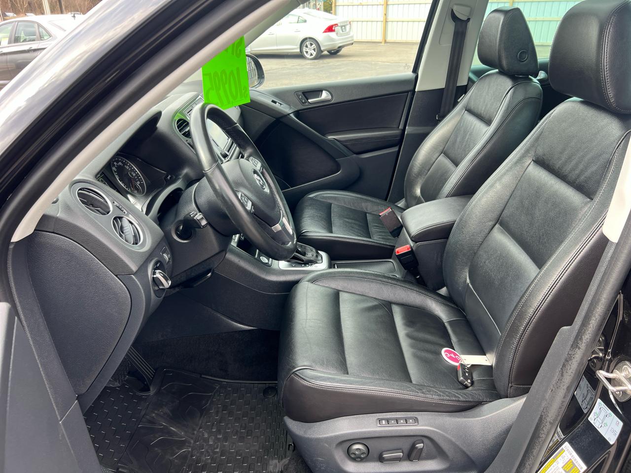 Volkswagen Tiguan 2.0T Sport FWD 2017