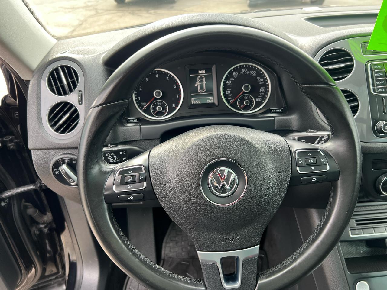 Volkswagen Tiguan 2.0T Sport FWD 2017