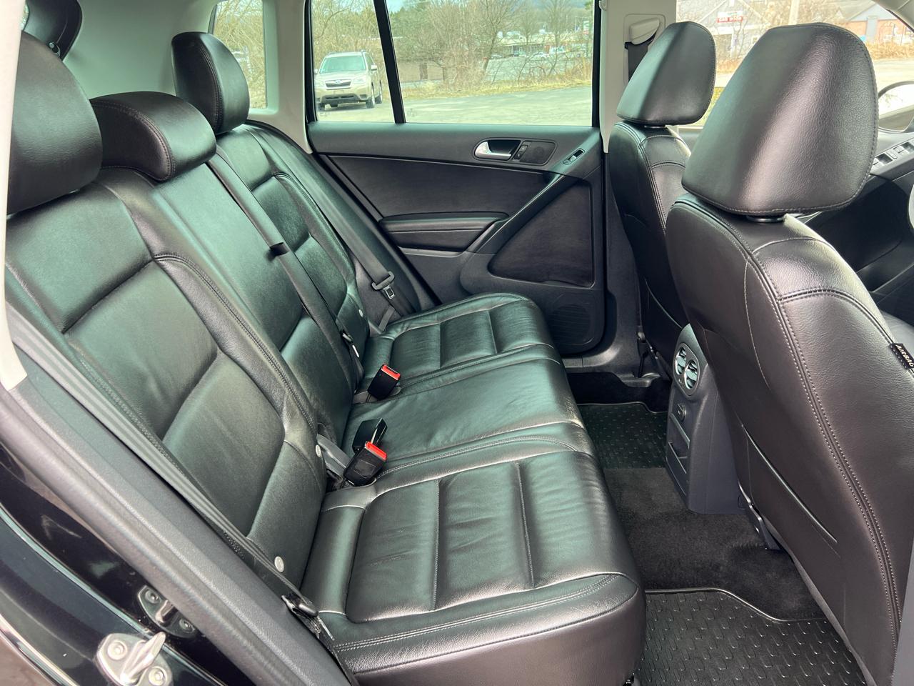 Volkswagen Tiguan 2.0T Sport FWD 2017