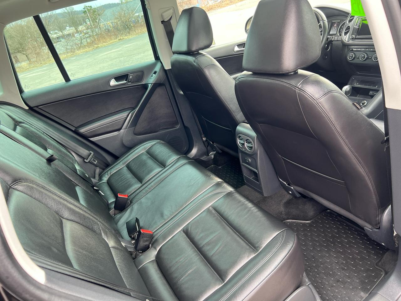 Volkswagen Tiguan 2.0T Sport FWD 2017