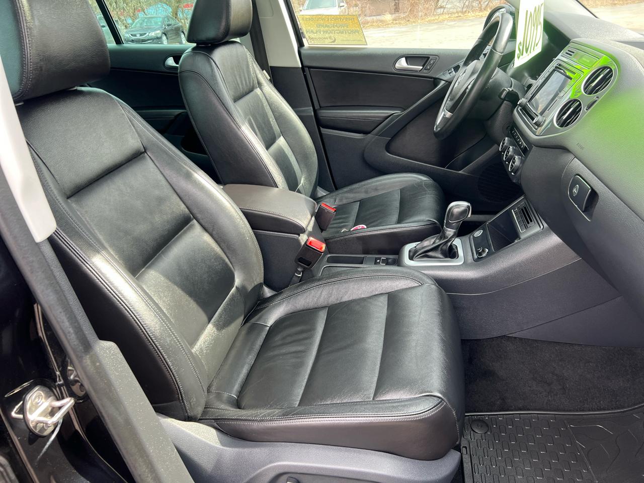 Volkswagen Tiguan 2.0T Sport FWD 2017