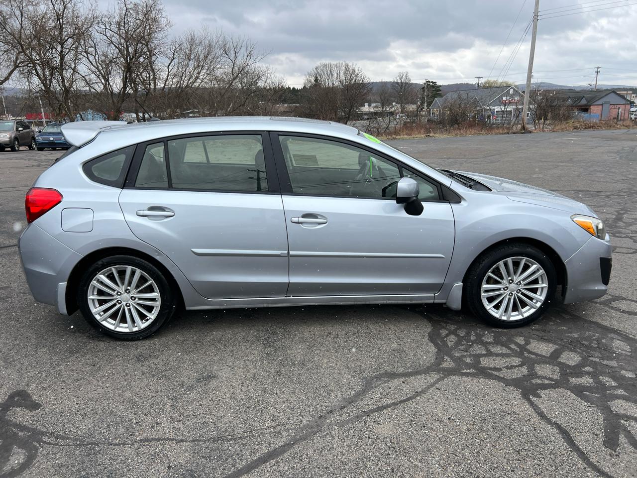 Subaru Impreza Wagon 5dr Auto 2.0i Premium 2013