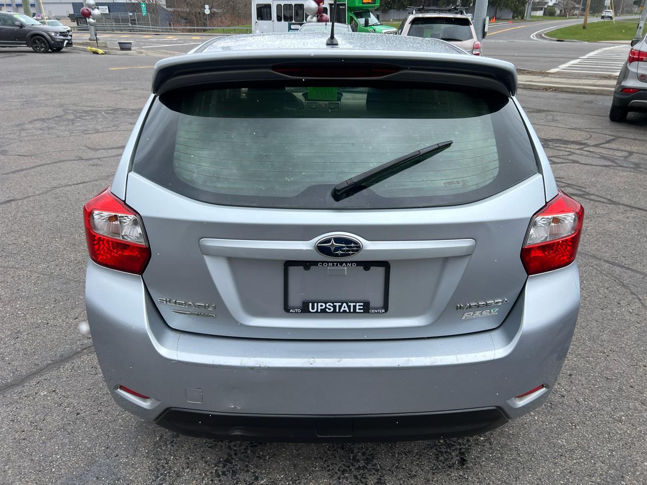 Subaru Impreza Wagon 5dr Auto 2.0i Premium 2013