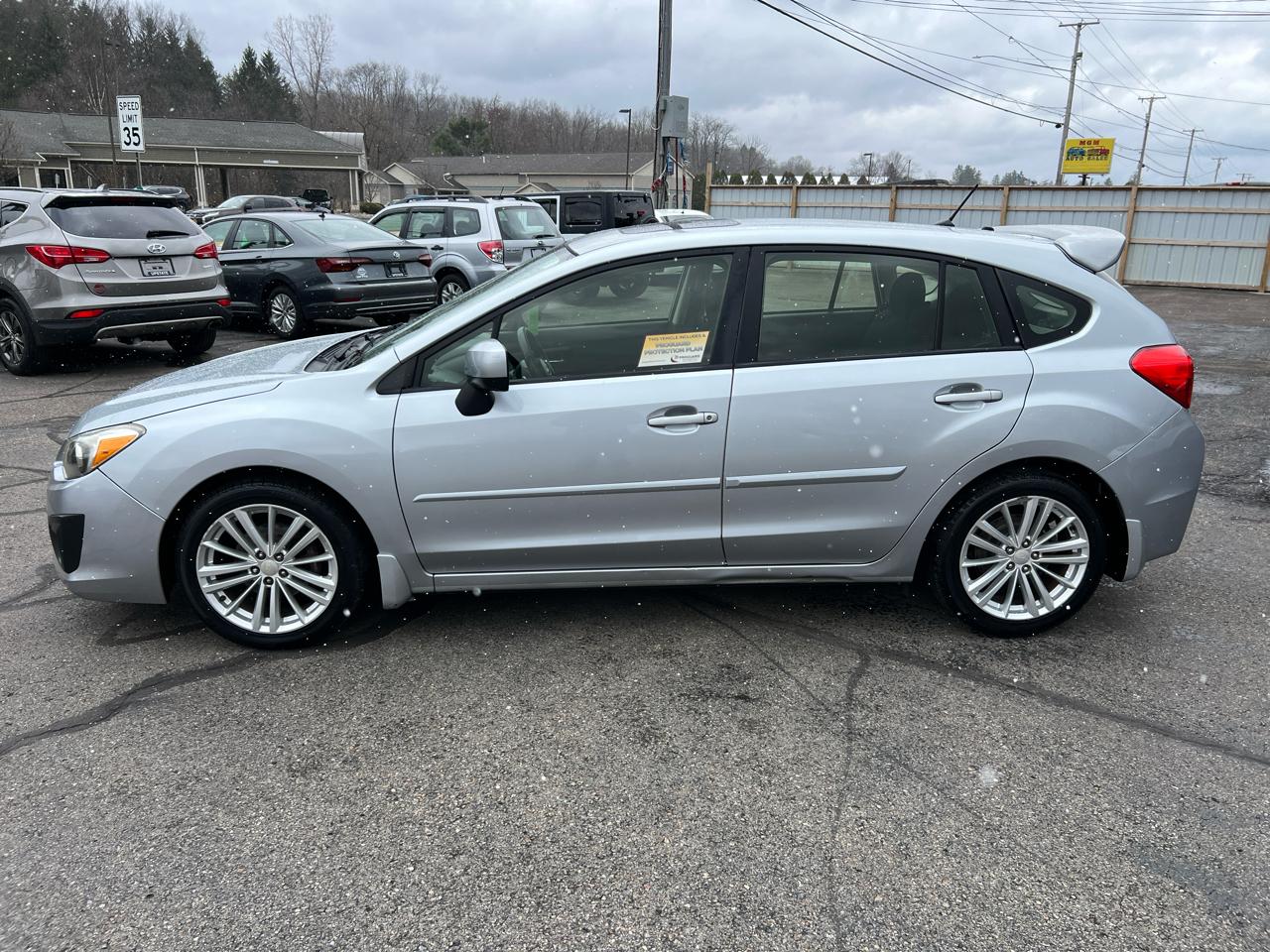 Subaru Impreza Wagon 5dr Auto 2.0i Premium 2013