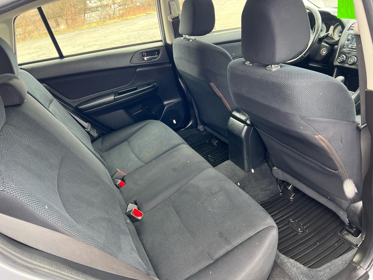 Subaru Impreza Wagon 5dr Auto 2.0i Premium 2013