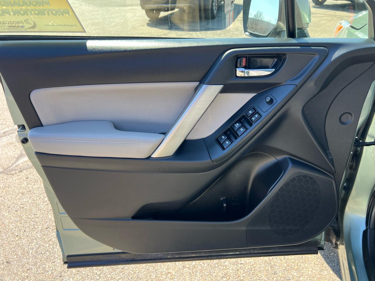 Subaru Forester 4dr Auto 2.5i Limited PZEV 2014