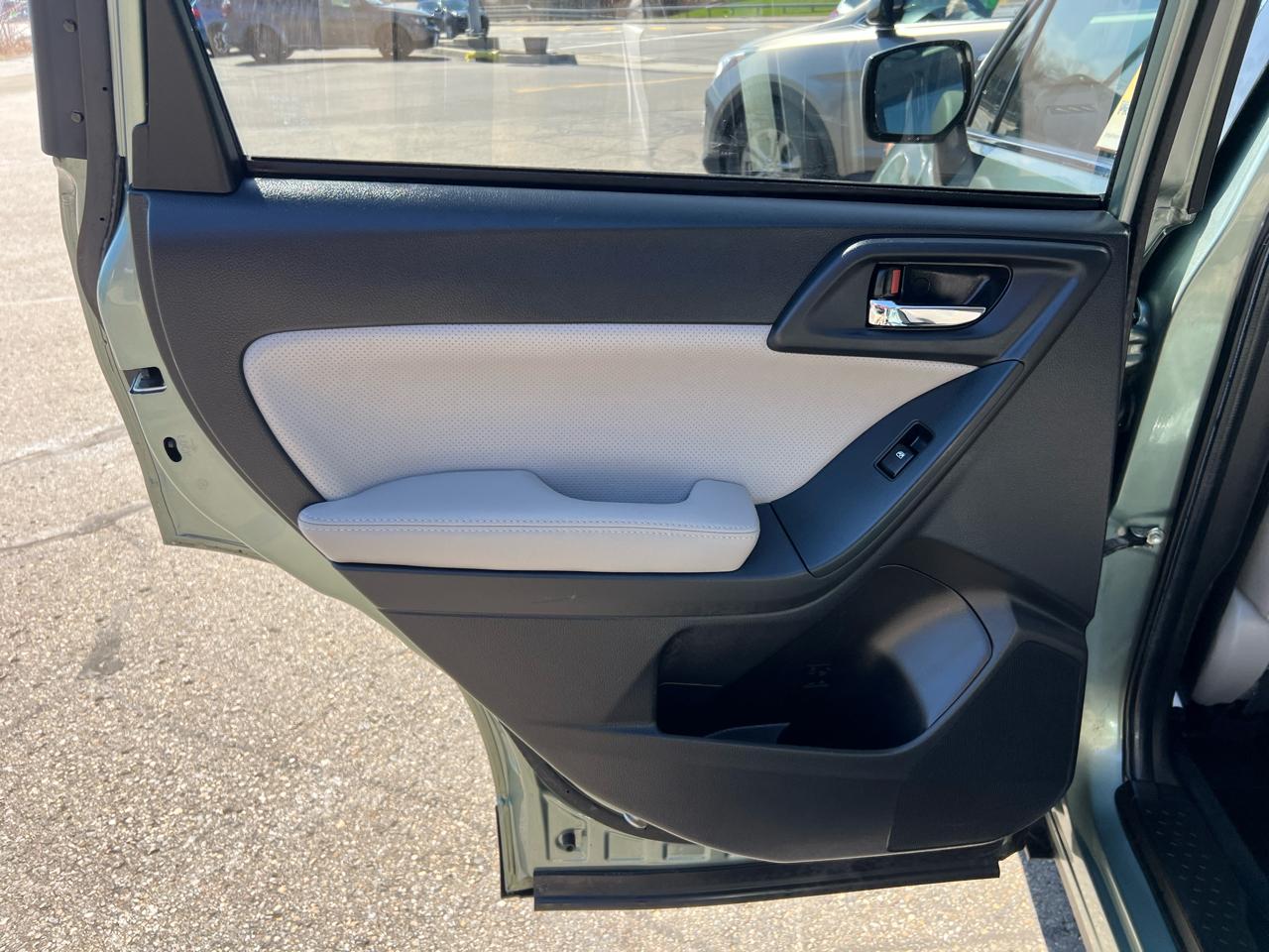 Subaru Forester 4dr Auto 2.5i Limited PZEV 2014