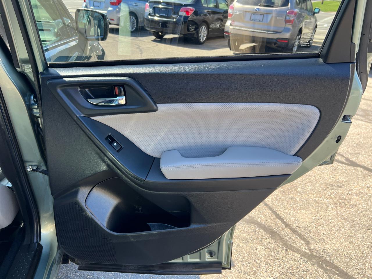 Subaru Forester 4dr Auto 2.5i Limited PZEV 2014