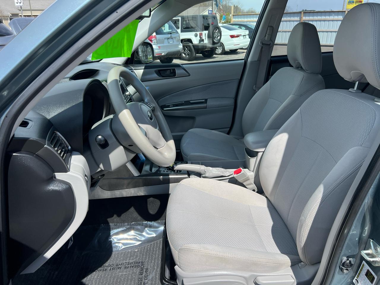 Subaru Forester 4dr Auto 2.5X w/Alloy Wheel Value Pkg 2011