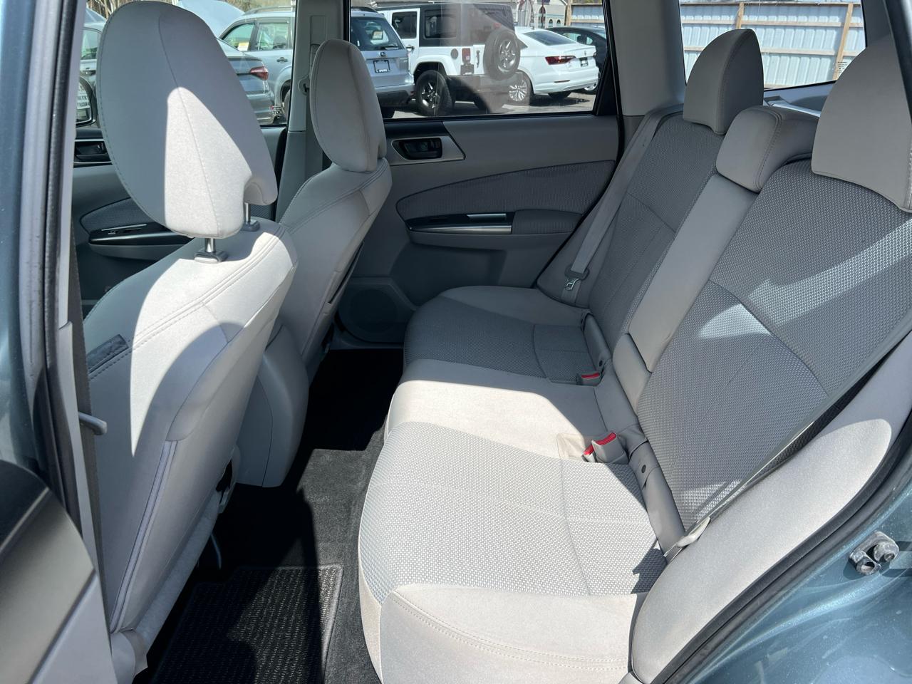 Subaru Forester 4dr Auto 2.5X w/Alloy Wheel Value Pkg 2011