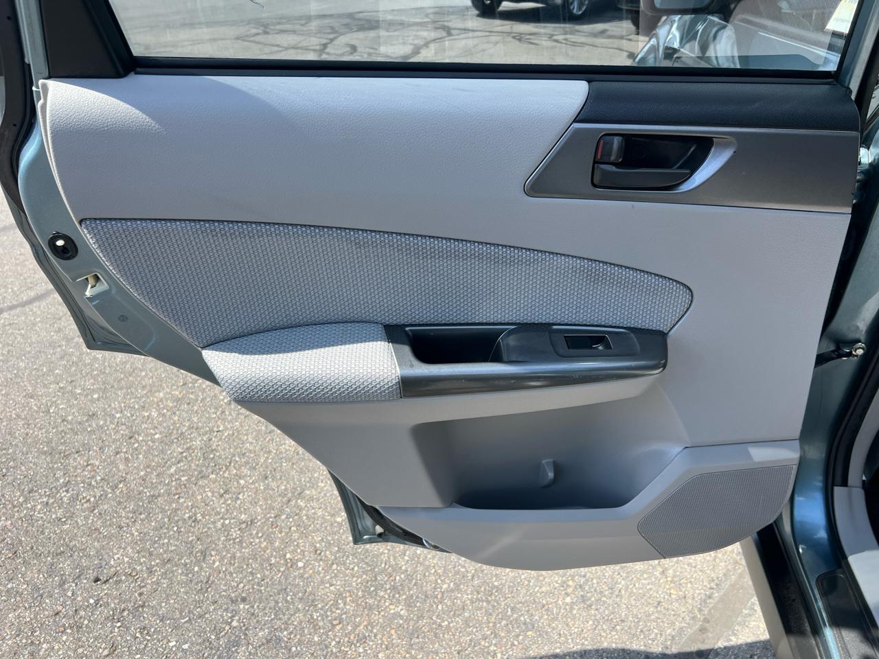 Subaru Forester 4dr Auto 2.5X w/Alloy Wheel Value Pkg 2011