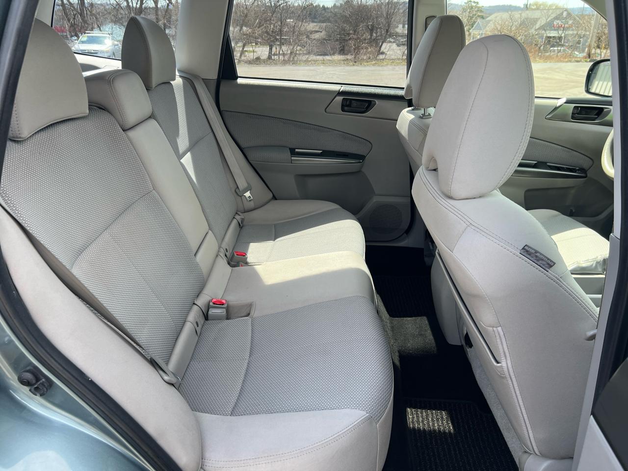 Subaru Forester 4dr Auto 2.5X w/Alloy Wheel Value Pkg 2011