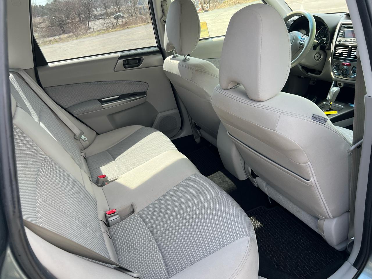 Subaru Forester 4dr Auto 2.5X w/Alloy Wheel Value Pkg 2011