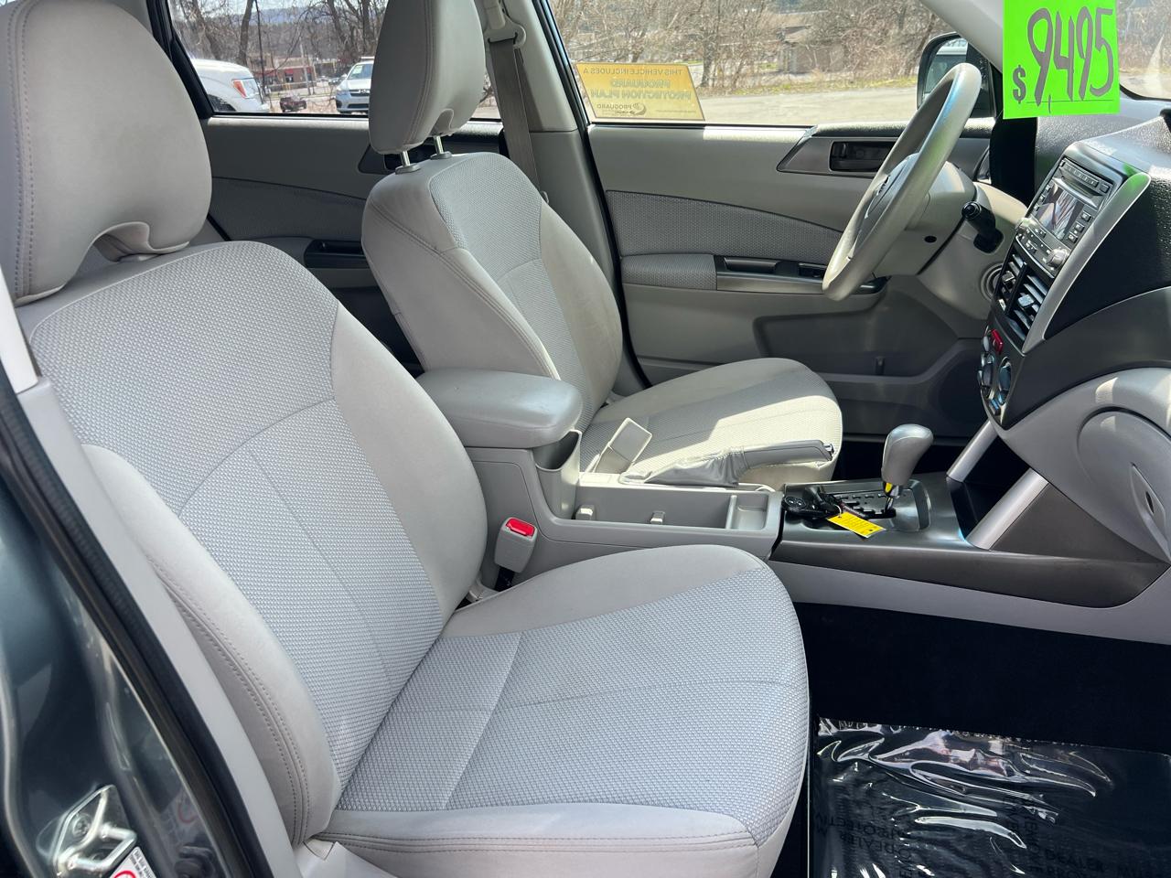 Subaru Forester 4dr Auto 2.5X w/Alloy Wheel Value Pkg 2011