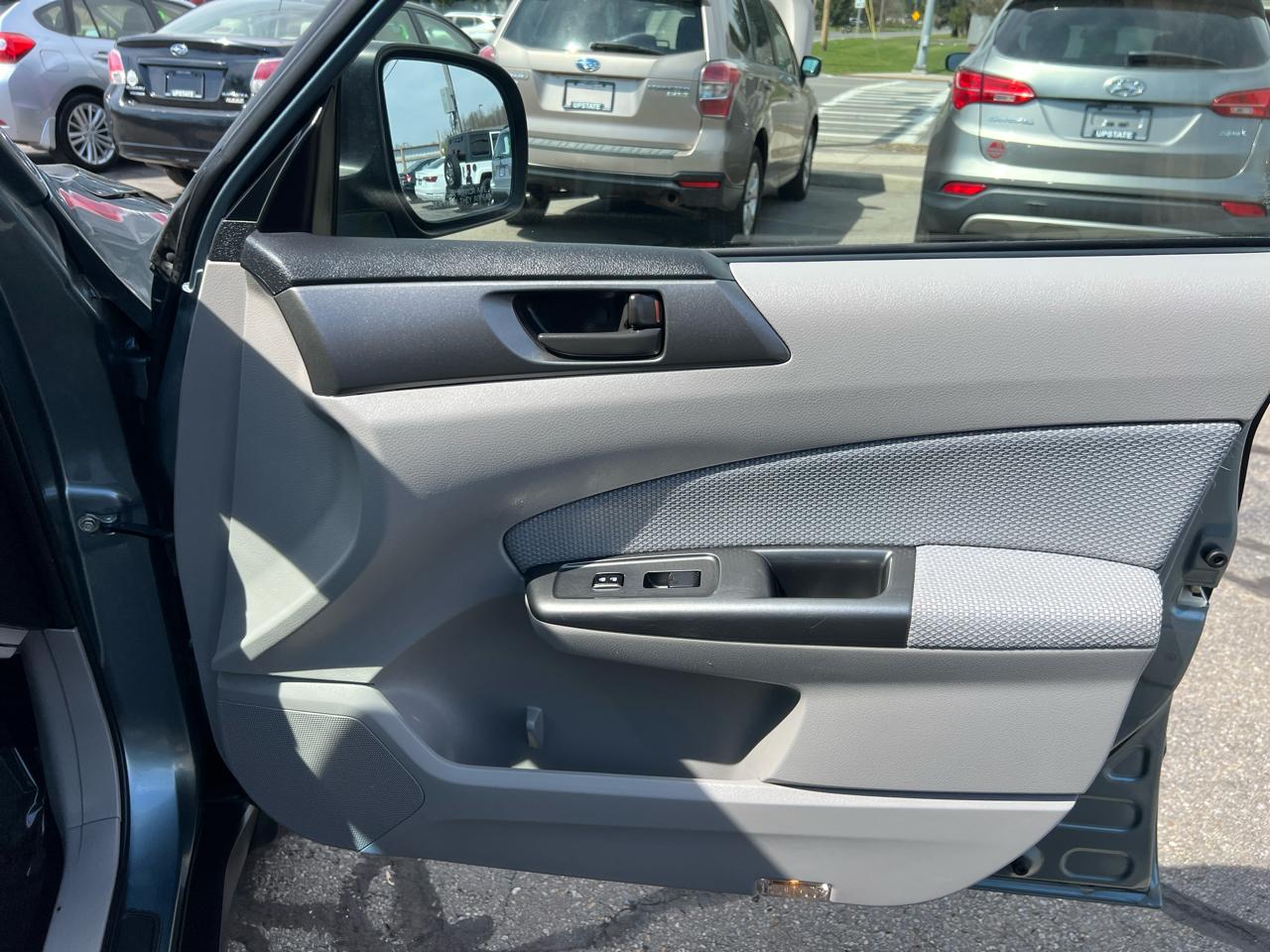 Subaru Forester 4dr Auto 2.5X w/Alloy Wheel Value Pkg 2011