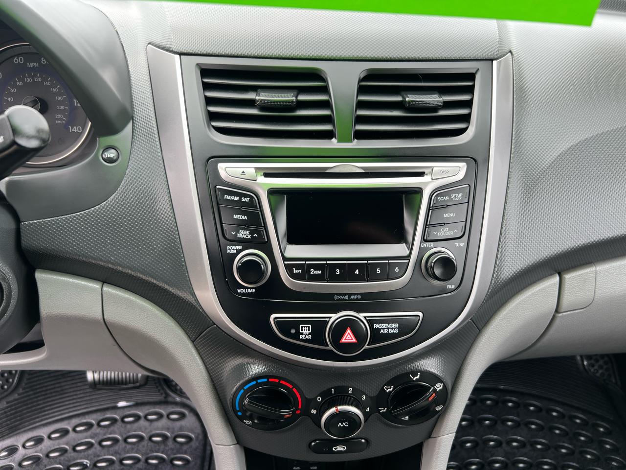 Hyundai Accent 4dr Sdn Auto SE 2016