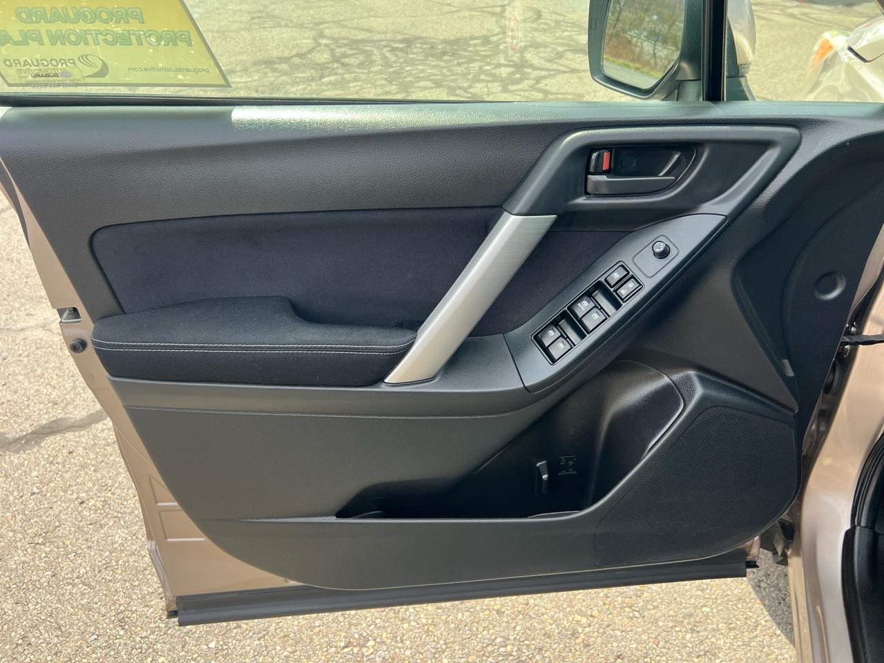 Subaru Forester 4dr Auto 2.5i Premium PZEV 2014