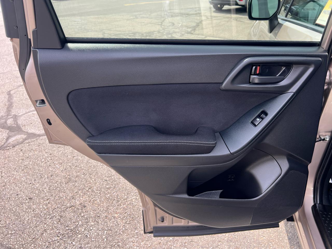 Subaru Forester 4dr Auto 2.5i Premium PZEV 2014