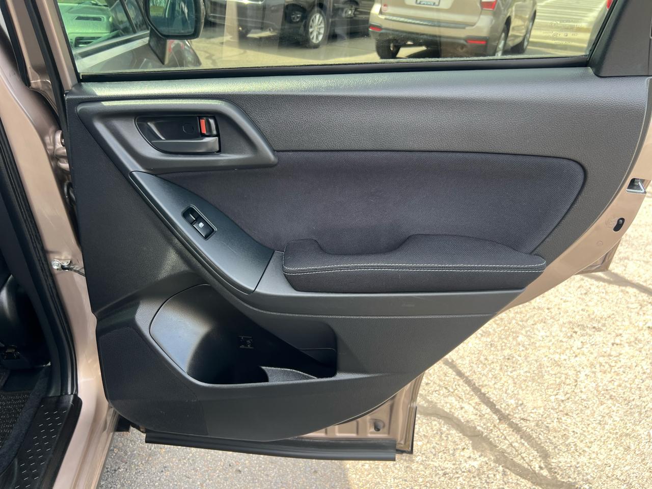 Subaru Forester 4dr Auto 2.5i Premium PZEV 2014