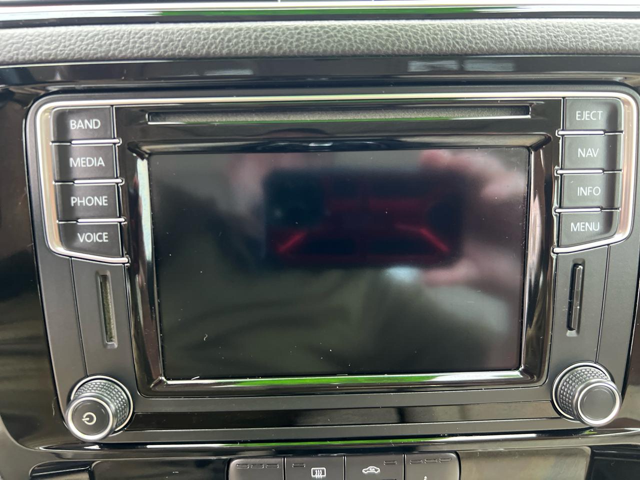 Volkswagen Jetta Sedan 4dr Auto 1.8T SEL PZEV 2016