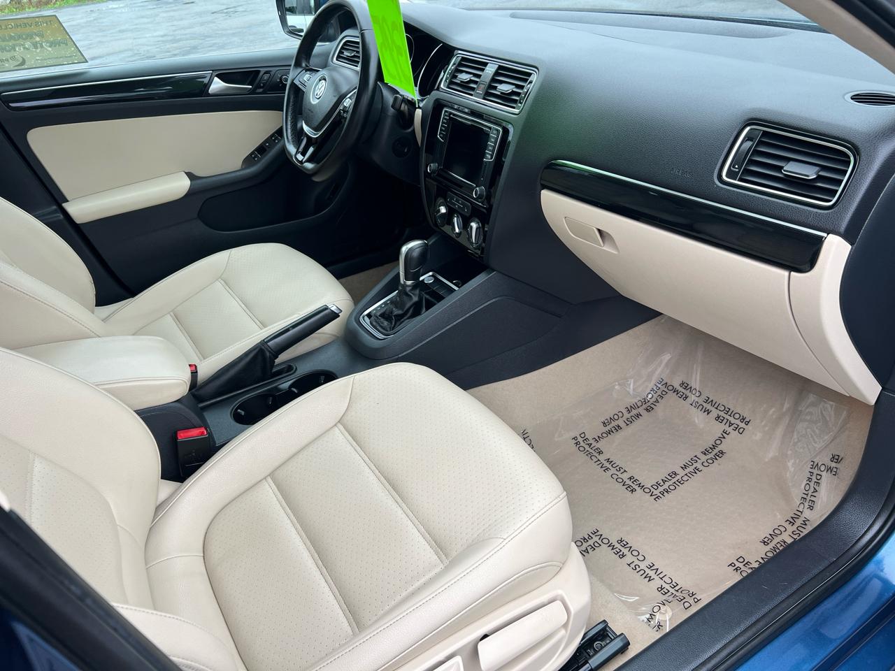 Volkswagen Jetta Sedan 4dr Auto 1.8T SEL PZEV 2016