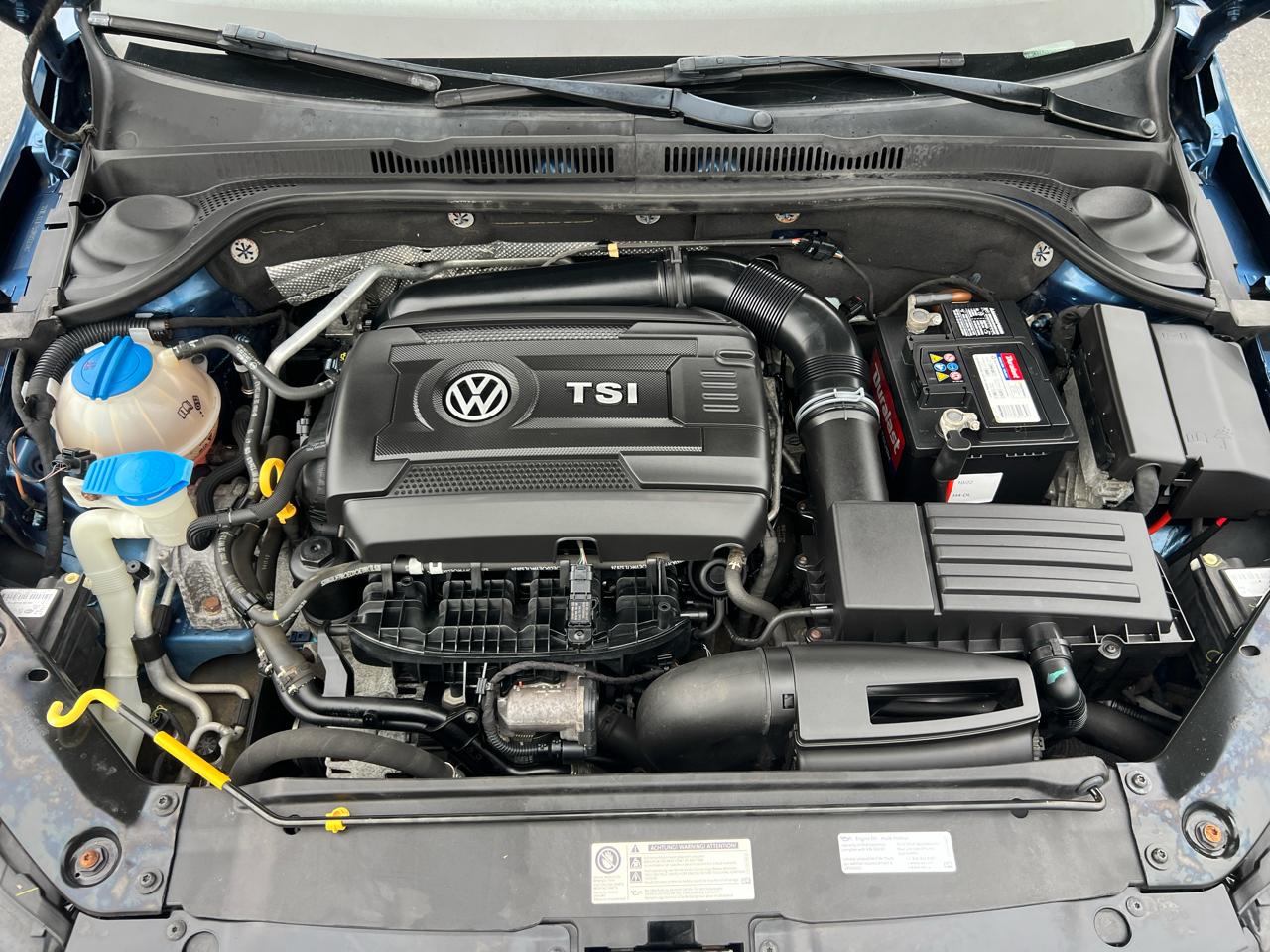 Volkswagen Jetta Sedan 4dr Auto 1.8T SEL PZEV 2016