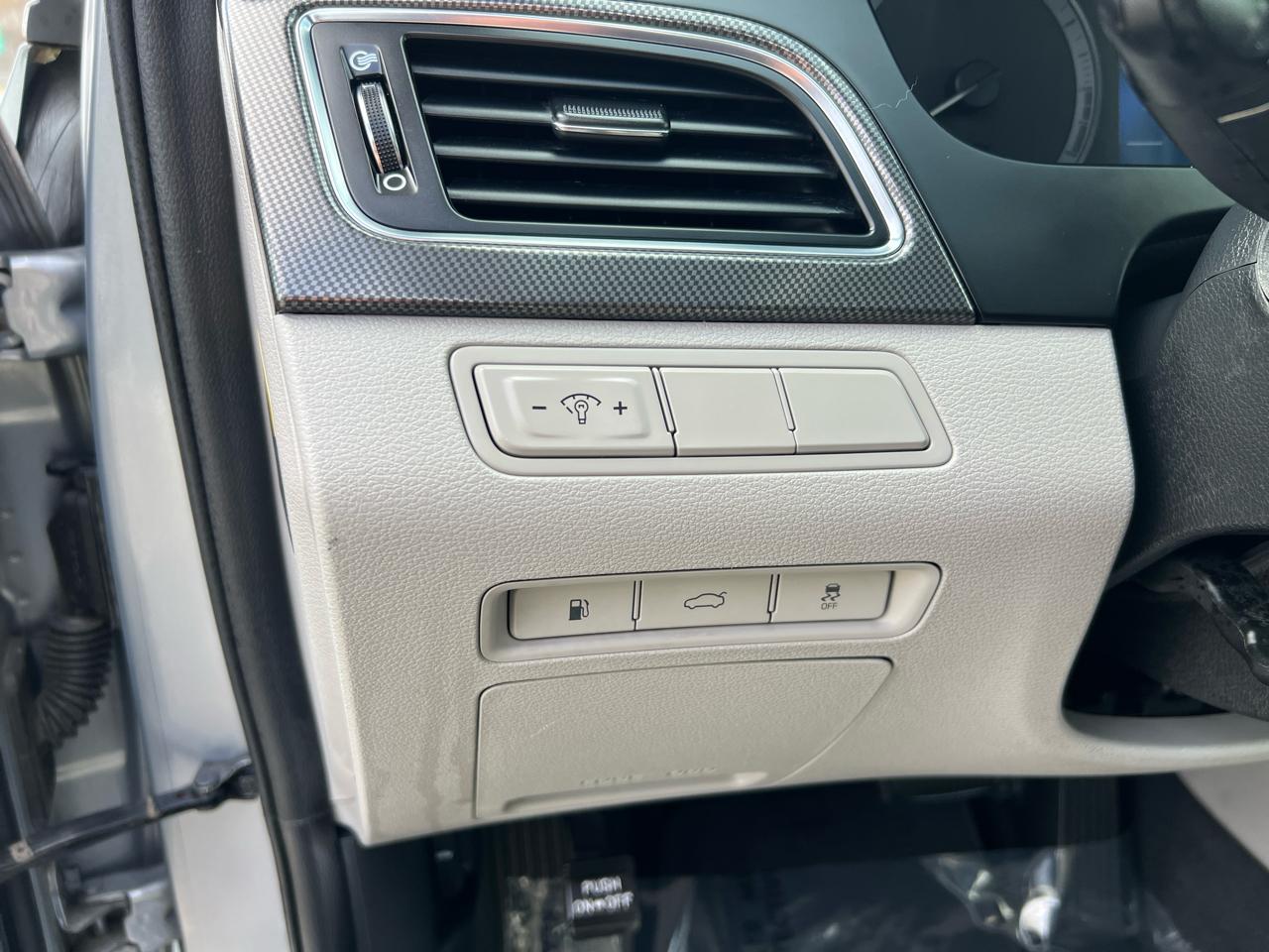 Hyundai Sonata Sport 2.4L PZEV 2017