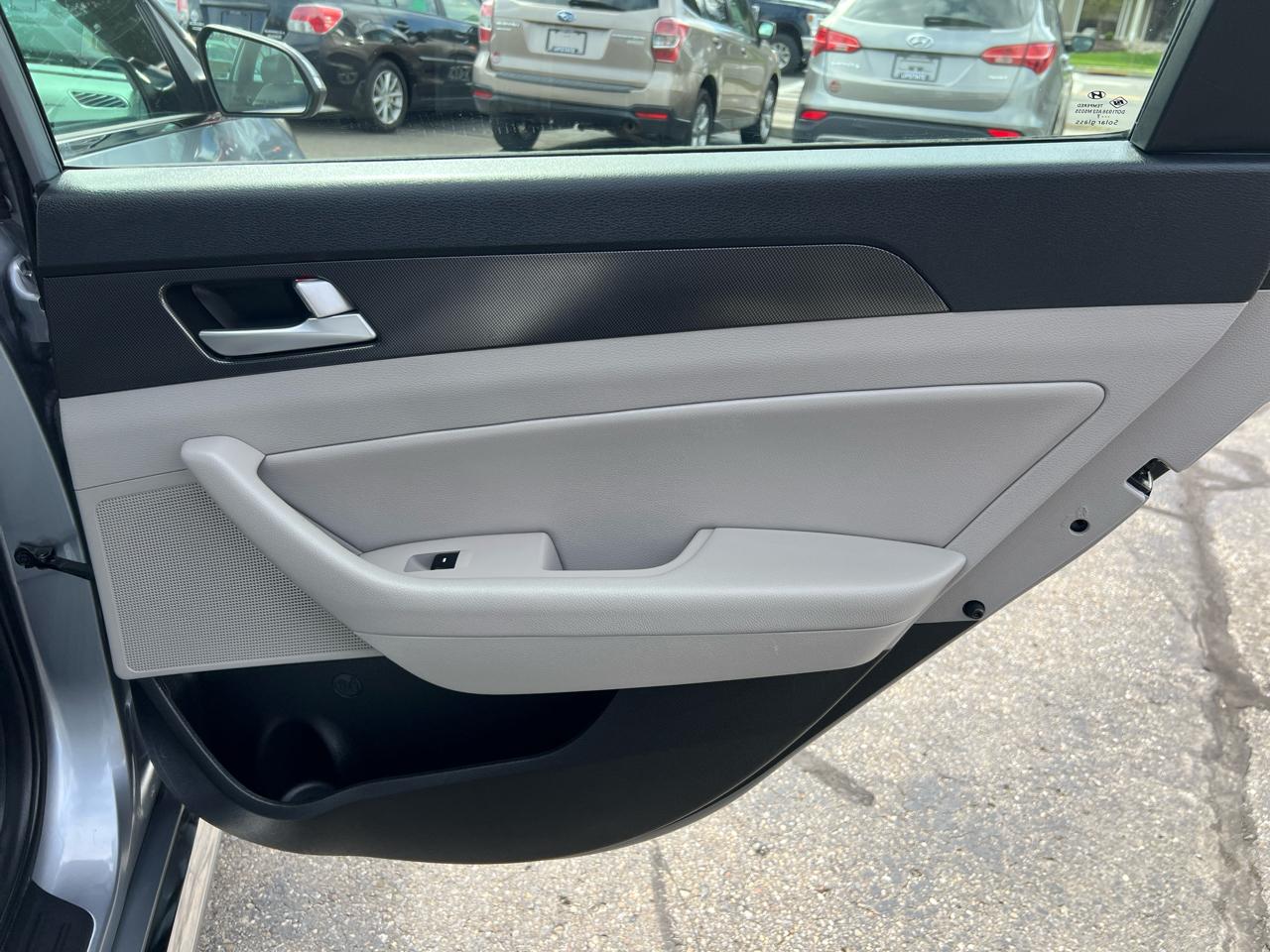 Hyundai Sonata Sport 2.4L PZEV 2017